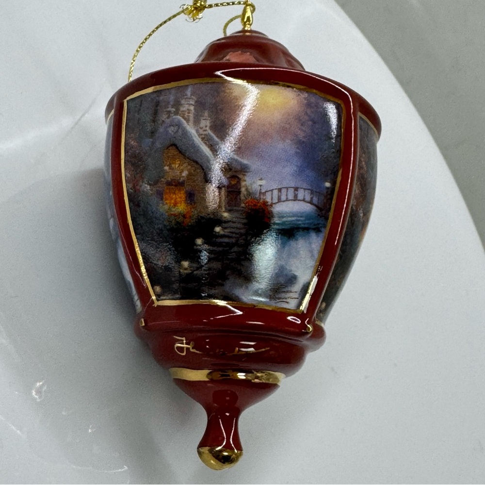 Thomas Kinkade Bradford Editions Heirloom Ornament Lite Cover